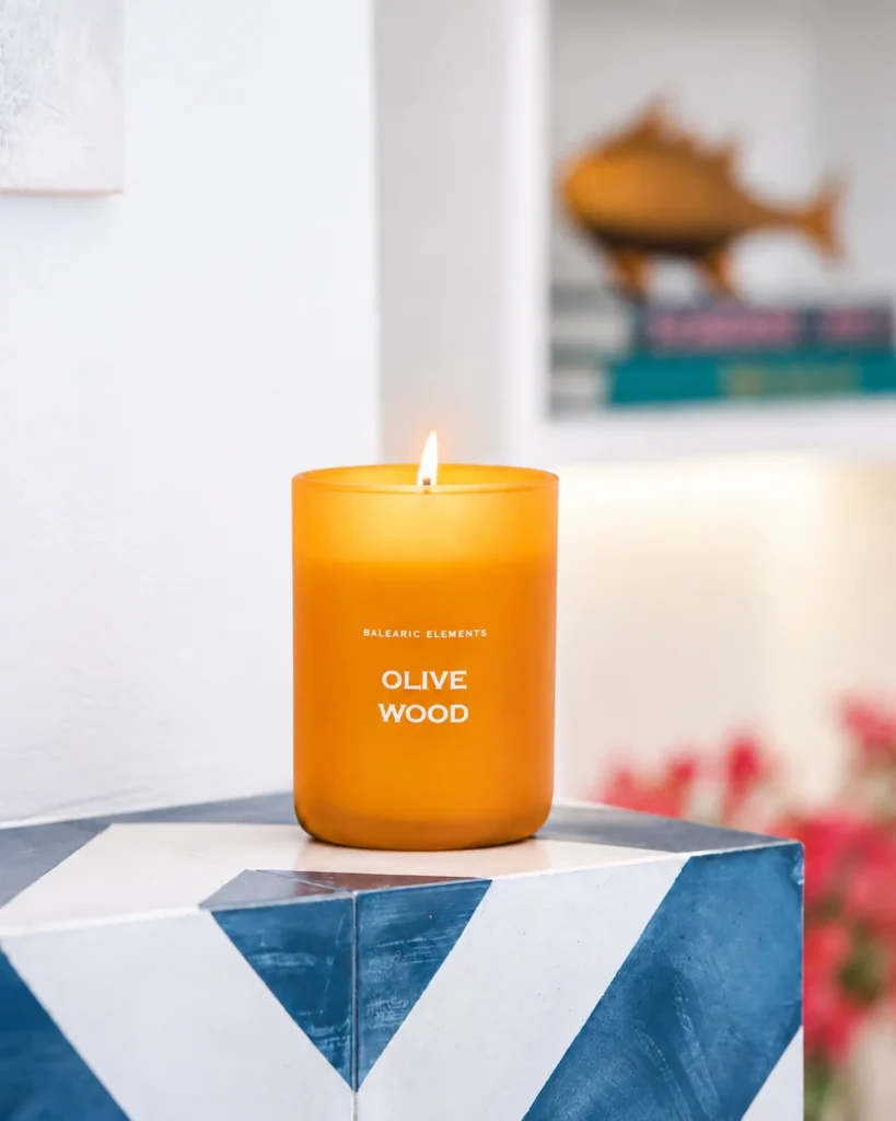 Aromatic candle Olive wood